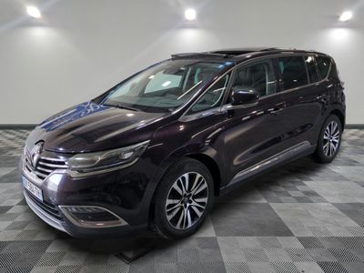 the new 2018 chrysler pacifica is shown in a showroom