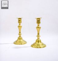 Paire de flambeaux en laiton doré de style Louis XVI (photo 2)