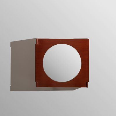 une image représentant un miroir fixé sur le mur