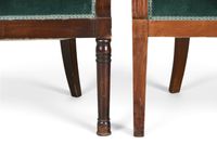 FAUTEUILS GONDOLES (suite de deux) en acajou et placage, dos… (photo 4)