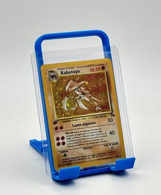gros plan d'un porte-cartes contenant une carte