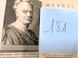 un livre sur lequel figure la photo d'un homme et un livre sur lequel figure la photo d'un homme
