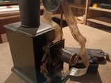 a machine that is sitting on a table in a room