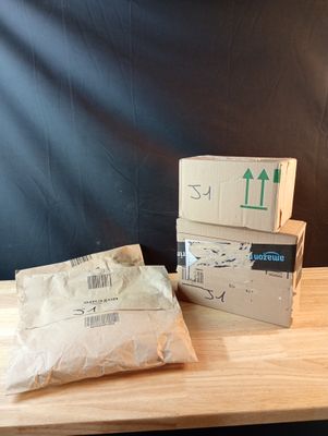Lot de 4 colis MystÃ¨re (Retour Amazon,NPAI ,Adresse incompl…
