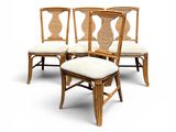 quatre chaises et une chaise avec un coussin, sur fond blanc