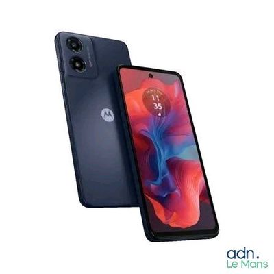 the motorola moto g7 is a smartphone with a snap - on camera and dual rear cameras