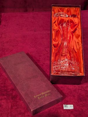 Carafe en cristal véritable taillé main