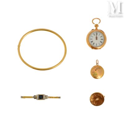 une bague en or, une montre en or, une bague en or, une bague en or, une bague en or, une bague en or, une bague en or et une