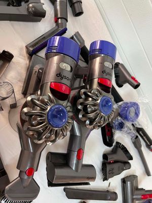 a lot of vacuums that are on the table
