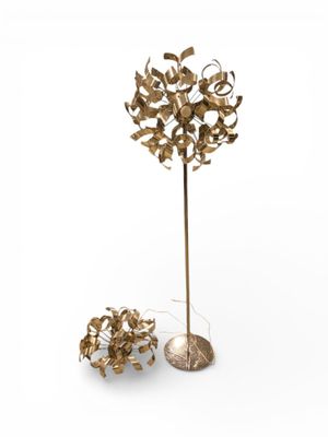 Réunion de deux luminaires : - Un lampadaire "Spoutnik", fût…