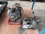 une photo d'une « carbullet » posée sur une table
