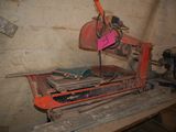 a machine that is sitting on a table in a room