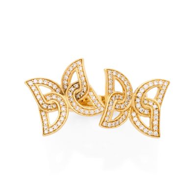 une paire de boucles d'oreilles en or jaune et diamants