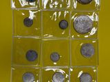 beaucoup de pièces rangées dans une boîte transparente