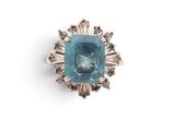 une bague en aigue-marine et diamants, signée Van Cleef