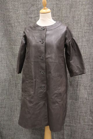 COMPTOIR DES COTONNIERS – Manteau en cuir d’agneau marron. Taille...