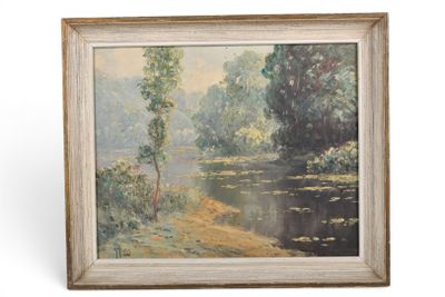 l'image d'une peinture représentant une rivière avec des arbres en arrière-plan
