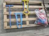 une palette sur laquelle sont posés tout un tas d'outils