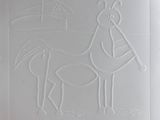 un dessin représentant une femme et un oiseau sur un mur