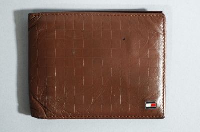 TOMMY HILFIGER Portefeuille en cuir marron