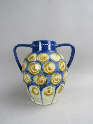 Léon ELCHINGER (1871-1942), Vase à 2 anses à décor de spiral…
