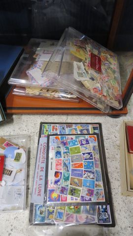 Lot philatélie : ensemble de 3 albums de timbres incomplets, lot ...