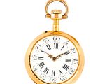 une montre de poche en or avec des chiffres romains