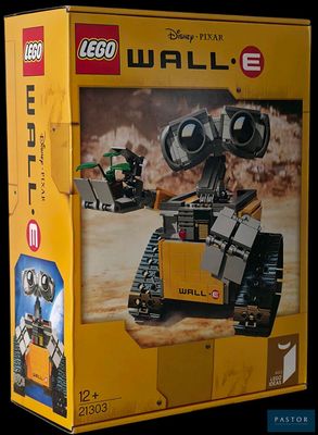 une boîte contenant un robot « Wall-E » en Lego