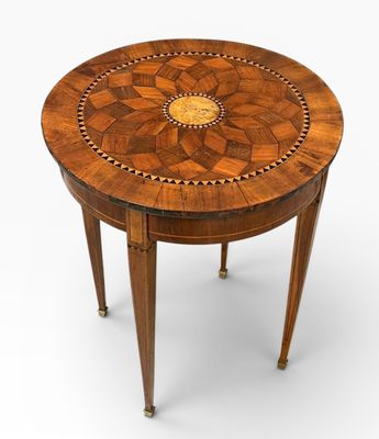 une image représentant une table avec un plateau et des pieds en bois