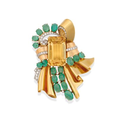une broche en émeraudes et diamants, signée Van Cleef