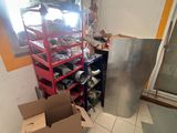 a box that is sitting on the floor in a room