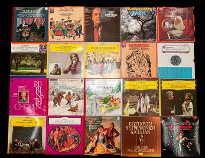 Lot de 30 disques 33 tours de musique classique dans 18 albu…