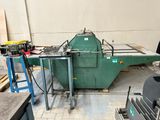 a picture of a machine that is sitting in a room