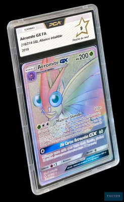 une image d'une carte Pokémon dans un étui en plastique