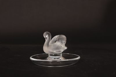 LALIQUE, France. Baguier en verre moulé pressé et partiellem…