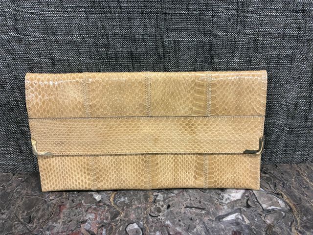 Pochette en cuir de serpent beige