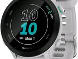 gros plan d'une montre intelligente sur fond blanc