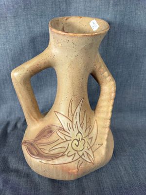 Vallauris, un vase à anses