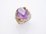 une bague en améthorate et diamants, par van cleef