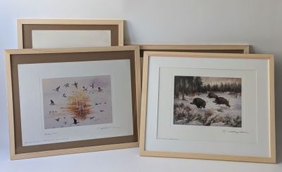 deux photos encadrées représentant un ours et un ours dans un paysage enneigé