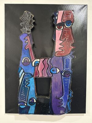 une photo d'une photo représentant un homme tenant une guitare
