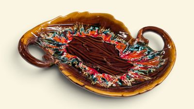 VALLAURIS Banette à fruits en faïence émaillée polychrome à …