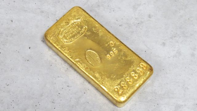 Lingot d'or titré 995. Numéroté 288899. Poids brut : 1003,60 gram...