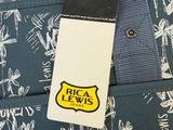 a label on the back of a shirt that says big lewk