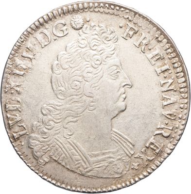 Pièce en argent avec la tête d'une femme de profil