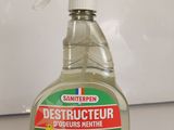 une bouteille de « Destructeur » sur laquelle figure un oiseau