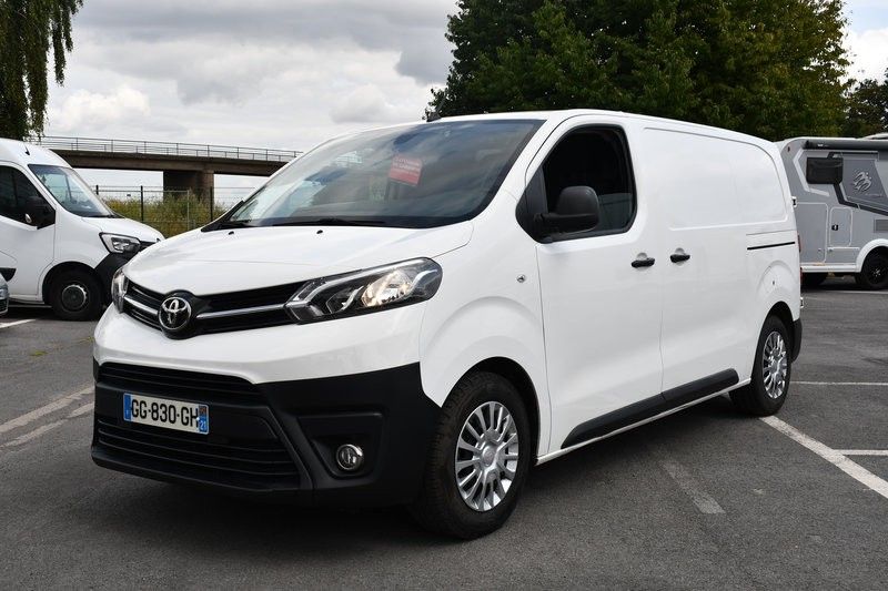 Toyota Proace 1.5 D4D 120ch Medium L2 Business - Utilitaire Blanc