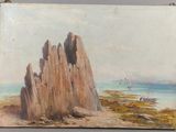une peinture à l'huile représentant une formation rocheuse sur une plage, avec un bateau au loin