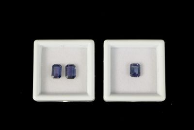 SAPHIR bleu. Lot de 3 saphirs bleus clairs, en taille hexago…