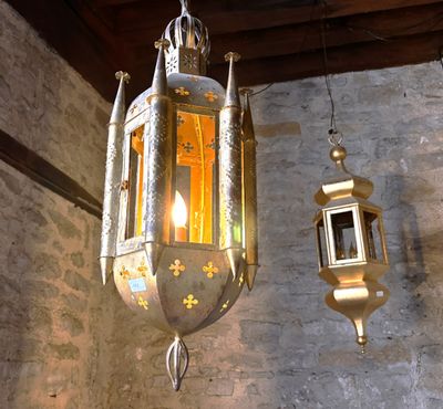 2 Lanternes + 1 applique en fer doré - Photo 1